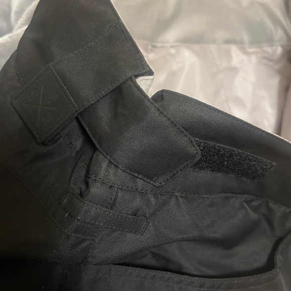 NWT Women's SMN Winter Highland Mountain Snow Pants With Adjustable Suspenders - Picture 4 of 6